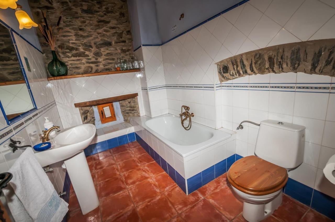 Hotel Rural El Urogallo Murias de Paredes Esterno foto